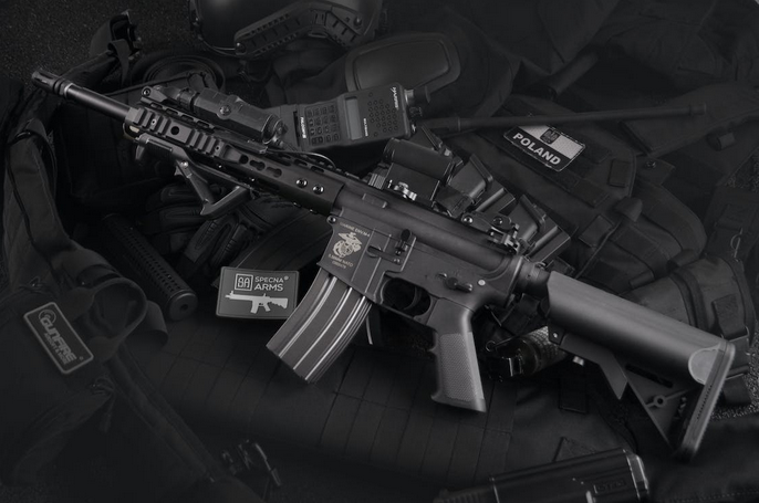 airsoft gun